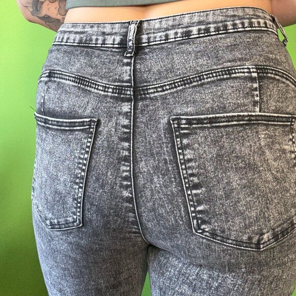 Gray marble acid wash skinny jeans with booty enhancing design / Large / 12 - Picture 5 of 5